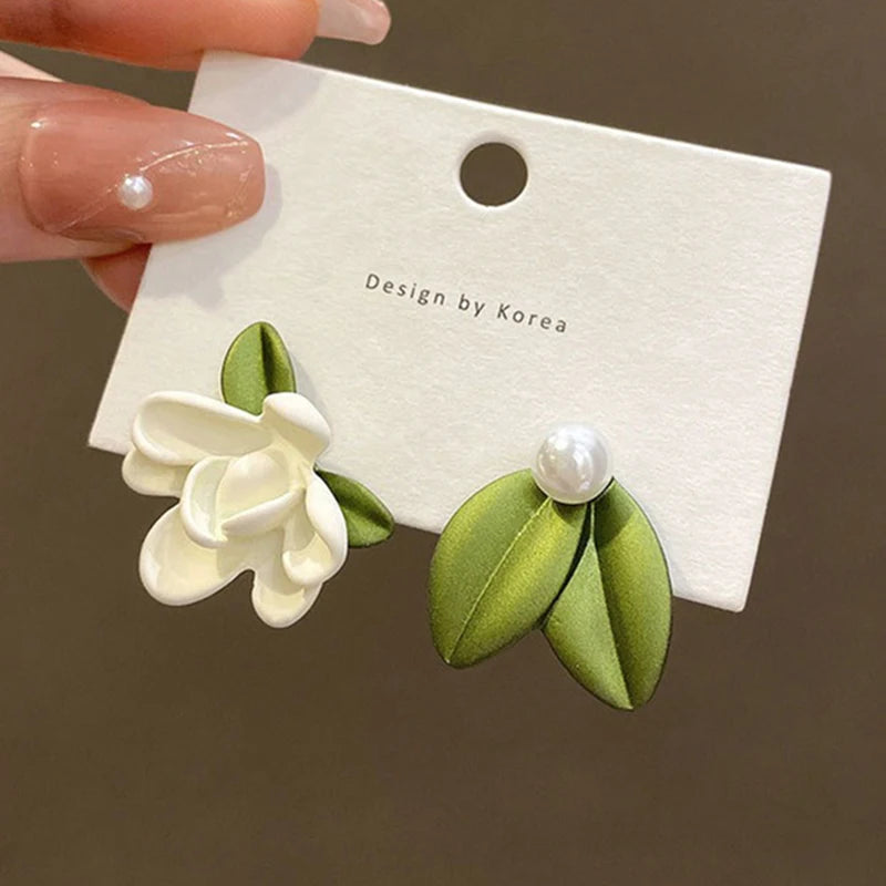 2025 Asymmetry Imitation pearl Stud Earrings Flower Earrings Ins Girl New Fashion Temperament Women's Earrings Jewelry