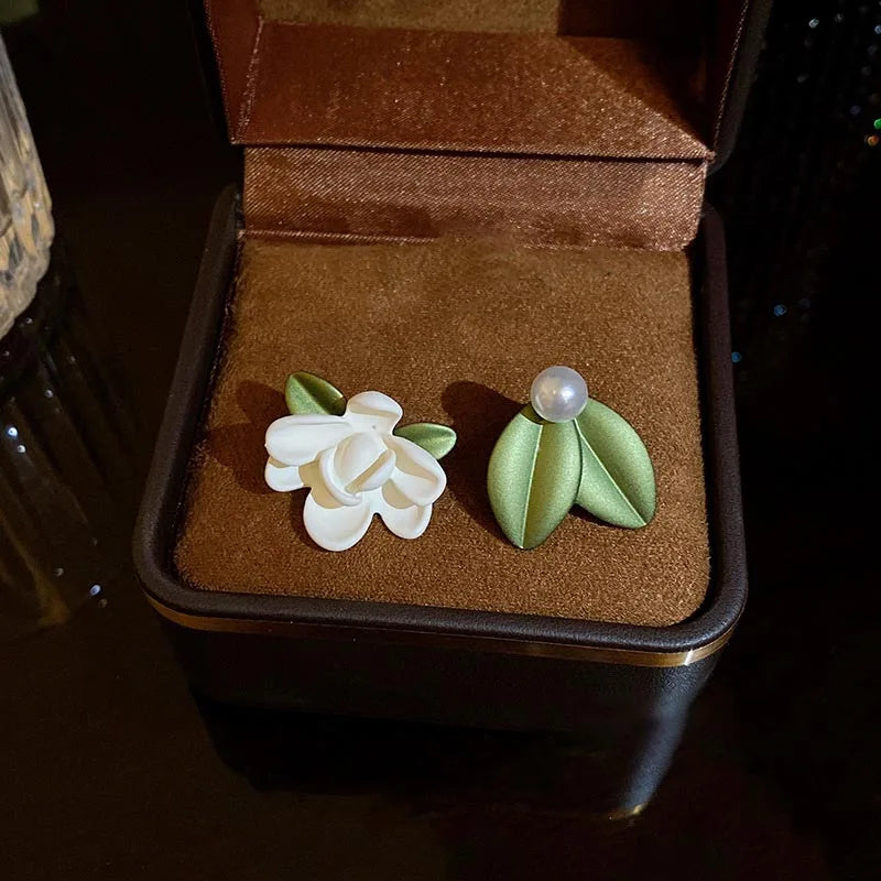 2025 Asymmetry Imitation pearl Stud Earrings Flower Earrings Ins Girl New Fashion Temperament Women's Earrings Jewelry